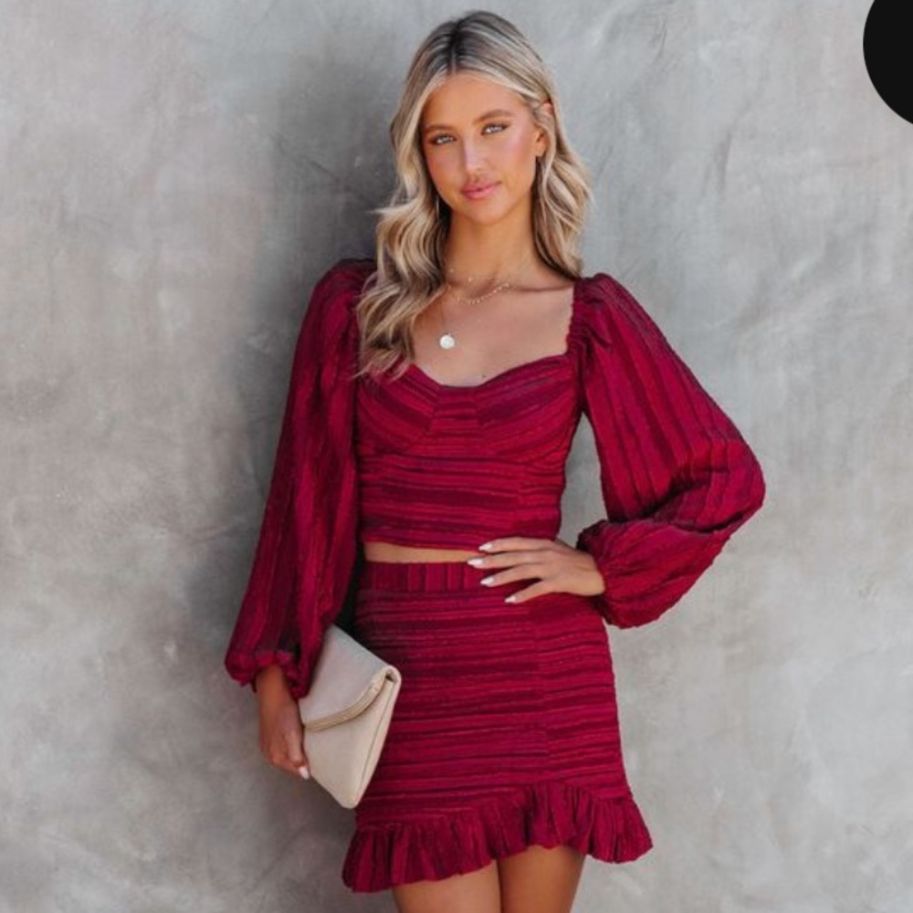 NWT VICI collection, Scarlett Textured Ruffle Mini Skirt Set - Burgundy - Small